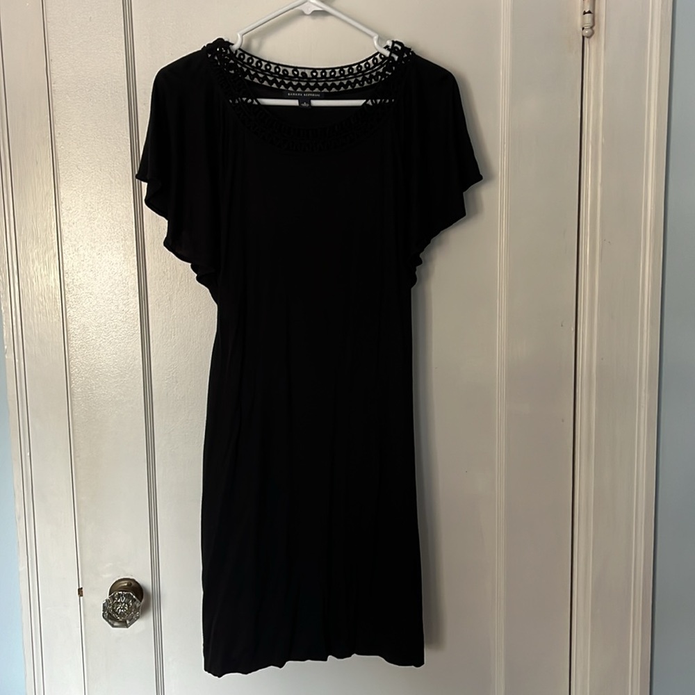Banana republic dress, light summer dress with flutter sleeves and collar detail